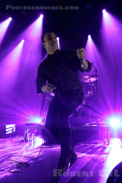 FUTURE ISLANDS - 2017-05-09 - PARIS - Elysee Montmartre - 